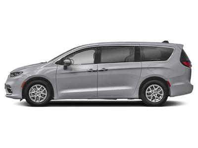 Used 2024 Chrysler Pacifica - photo 1