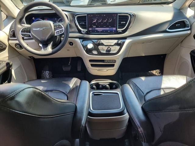 Used 2024 Chrysler Pacifica - photo 18