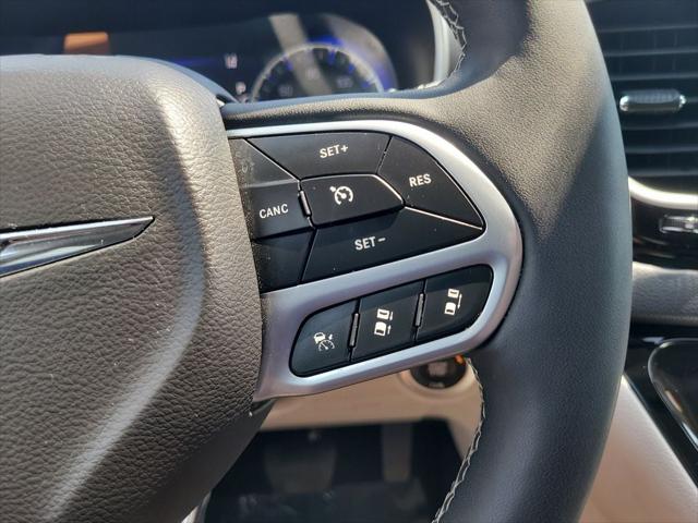 Used 2024 Chrysler Pacifica - photo 35