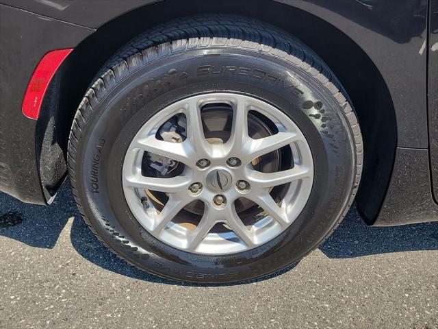 Used 2024 Chrysler Pacifica - photo 8