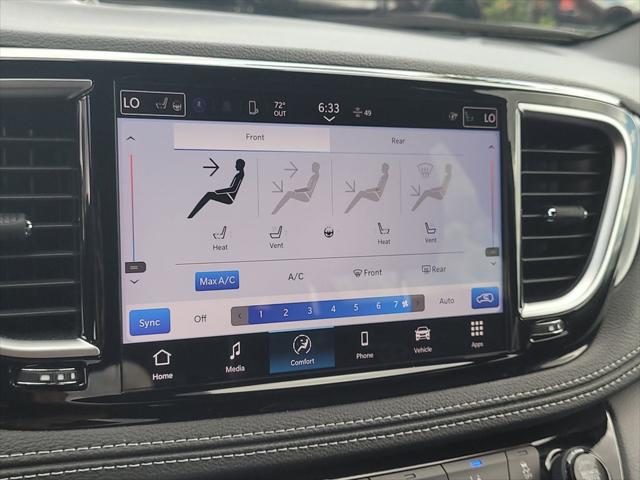 Used 2025 Chrysler Pacifica - photo 28
