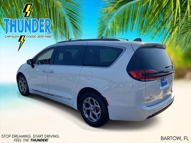 Used 2023 Chrysler Pacifica - photo 5