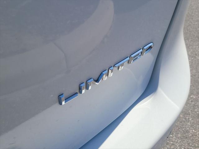 Used 2023 Chrysler Pacifica - photo 10