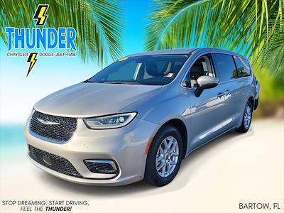 Used 2023 Chrysler Pacifica - photo 1