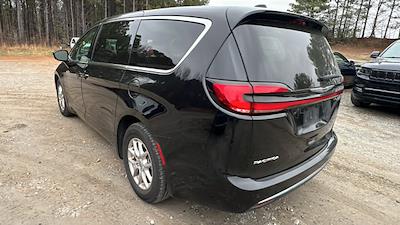 Used 2024 Chrysler Pacifica Touring L Minivan for sale #D15974 - photo 2