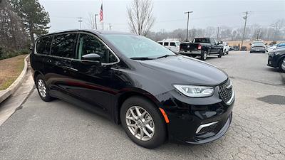 Used 2024 Chrysler Pacifica Touring L Minivan for sale #D15975 - photo 2