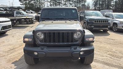 Used 2025 Jeep Gladiator - photo 1