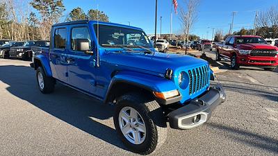 Used 2022 Jeep Gladiator Sport Crew Cab for sale #J109887A - photo 2