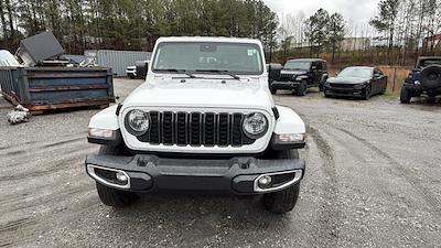 Used 2024 Jeep Gladiator - photo 1