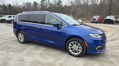 Used 2021 Chrysler Pacifica - photo 1