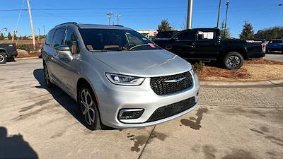 Used 2024 Chrysler Pacifica Pinnacle Minivan for sale #J15880 - photo 2