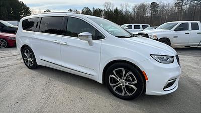 Used 2024 Chrysler Pacifica Pinnacle Minivan for sale #J15938 - photo 2