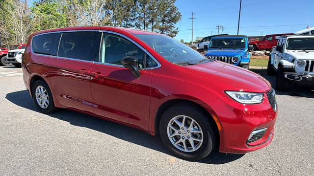 Used 2024 Chrysler Pacifica - photo 5