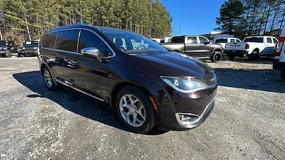 Used 2017 Chrysler Pacifica Limited Minivan for sale #M15567A - photo 2