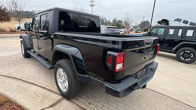 Used 2023 Jeep Gladiator - photo 1