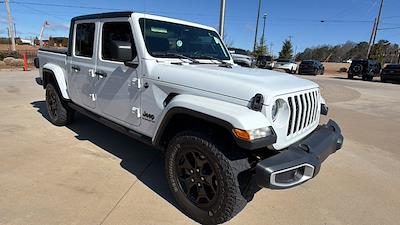 Used 2021 Jeep Gladiator - photo 1