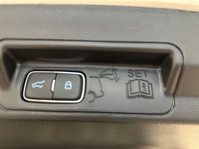 Used 2025 Ford Explorer - photo 25