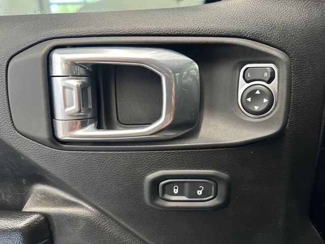 Used 2023 Jeep Gladiator - photo 21
