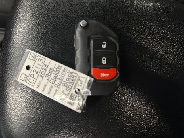 Used 2023 Jeep Gladiator - photo 34