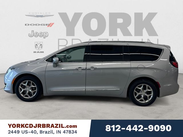 Used 2017 Chrysler Pacifica - photo 2