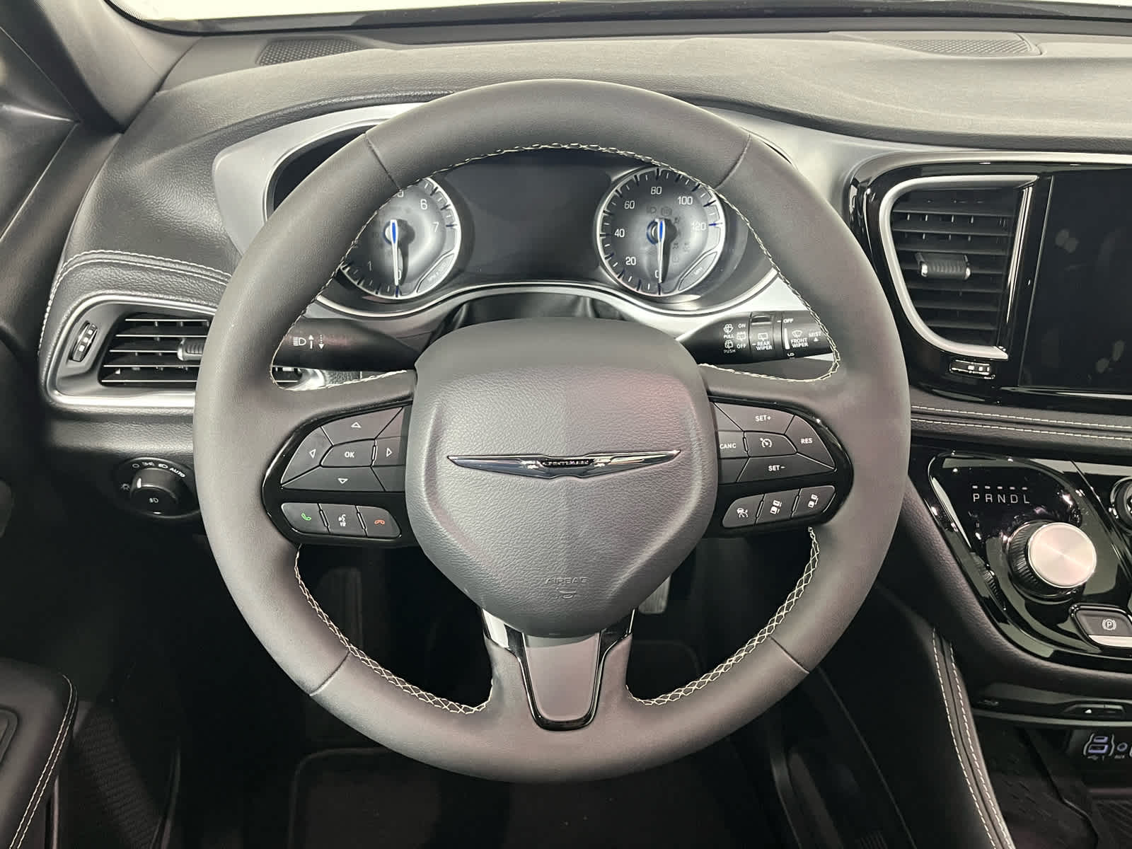 Used 2025 Chrysler Pacifica - photo 17