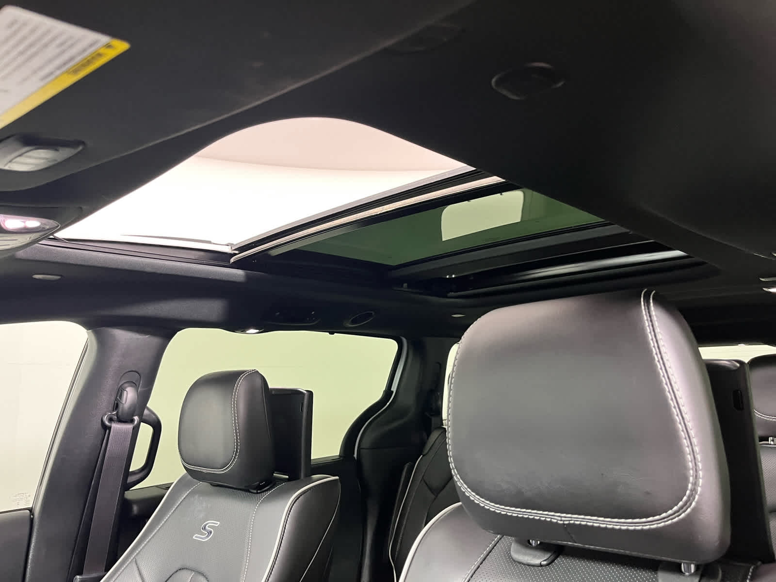 Used 2025 Chrysler Pacifica - photo 29