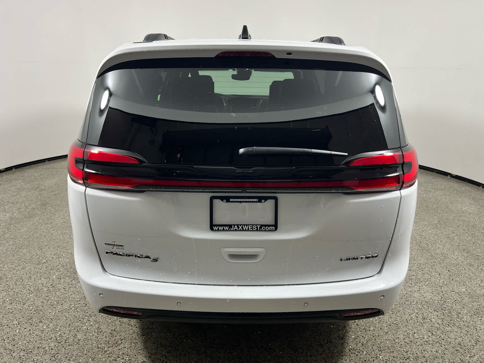 Used 2025 Chrysler Pacifica - photo 7