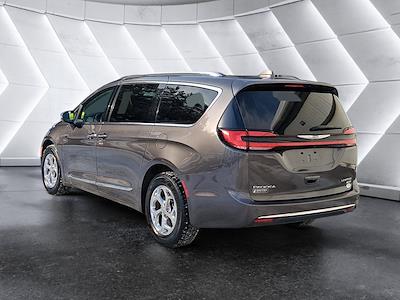 Used 2021 Chrysler Pacifica - photo 1