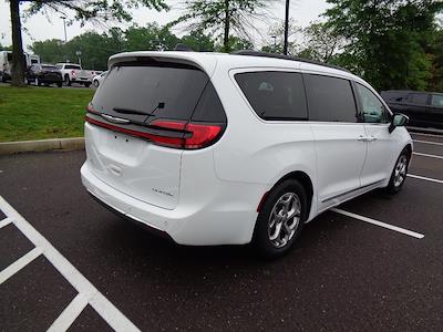 Used 2023 Chrysler Pacifica Limited Minivan for sale #JSU3263 - photo 2
