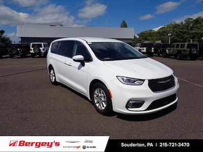 Used 2023 Chrysler Pacifica Touring L Minivan for sale #JSU3266 - photo 1