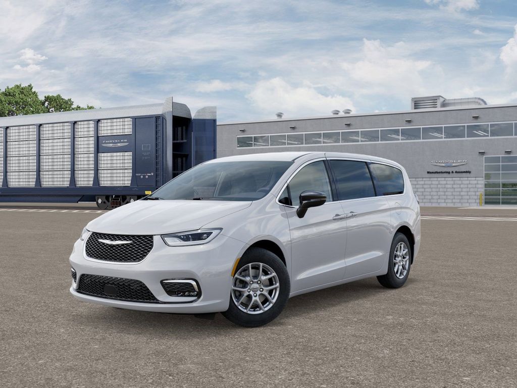 Used 2026 Chrysler Pacifica - photo 1