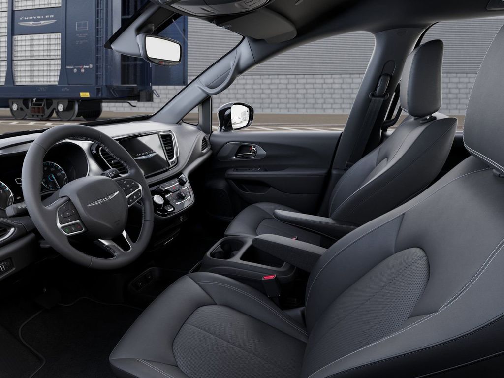 Used 2026 Chrysler Pacifica - photo 24