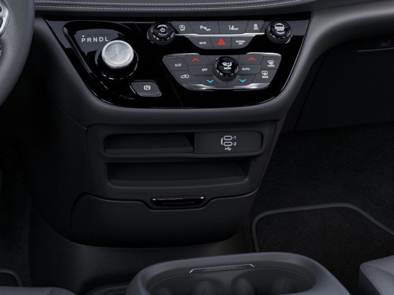 Used 2026 Chrysler Pacifica - photo 26