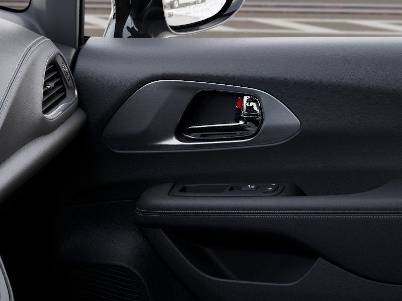 Used 2026 Chrysler Pacifica - photo 27