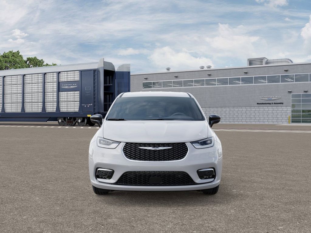 Used 2026 Chrysler Pacifica - photo 8