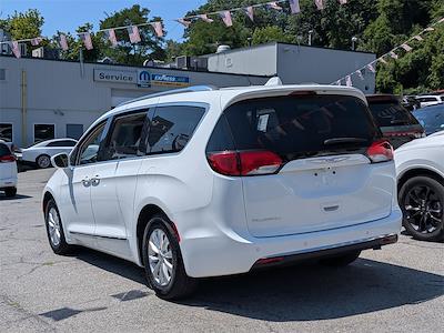 2018 Chrysler Pacifica FWD Minivan for sale #CU3261 - photo 2