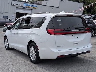 Used 2022 Chrysler Pacifica Touring L Minivan for sale #CU3296 - photo 2