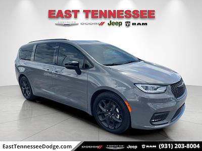 2025 Chrysler Pacifica FWD Minivan for sale #3F06532 - photo 1