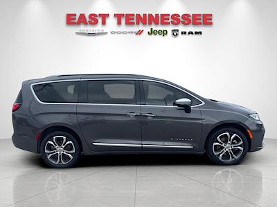 2023 Chrysler Pacifica AWD Minivan for sale #3F07058 - photo 2