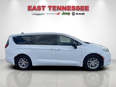 2025 Chrysler Pacifica FWD Minivan for sale #3F07537 - photo 2