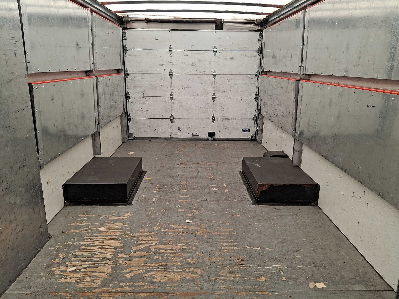 Used 2023 Ford E-350 - photo 12