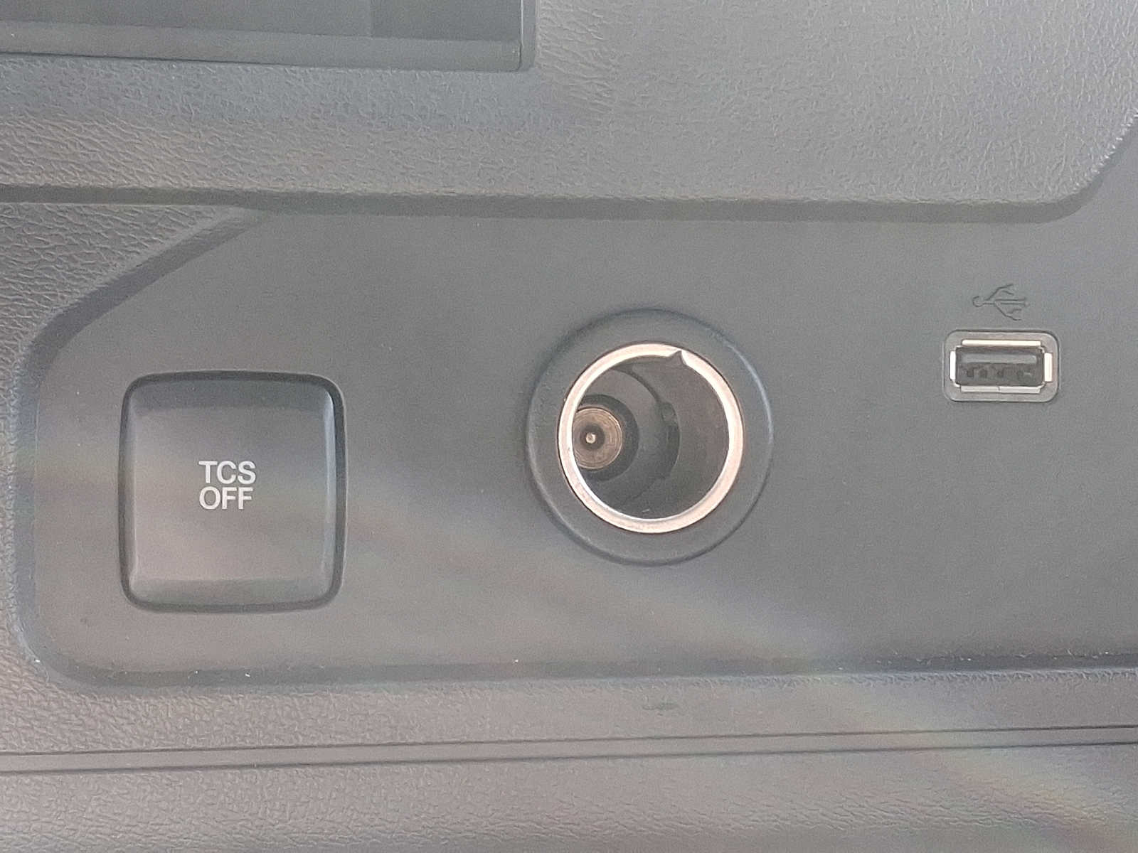 Used 2023 Ford E-350 - photo 24