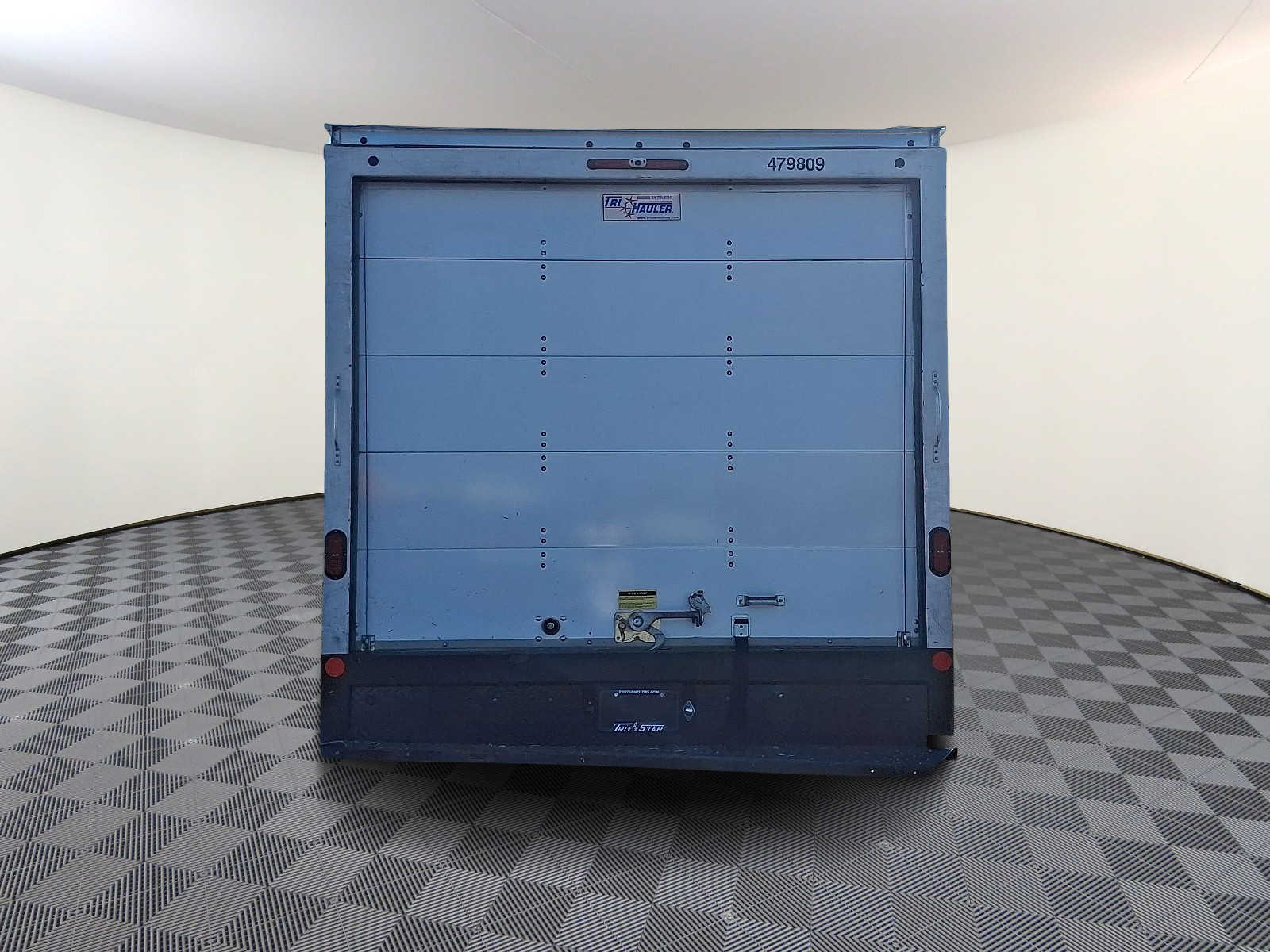 Used 2023 Ford E-350 - photo 8