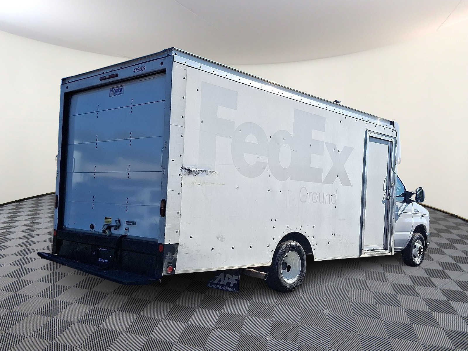 Used 2023 Ford E-350 - photo 2