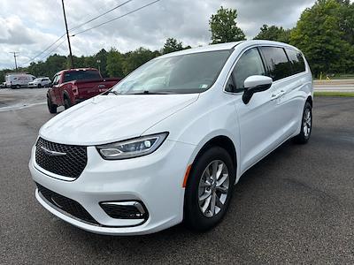 2023 Chrysler Pacifica AWD Minivan for sale #26POC2406 - photo 1