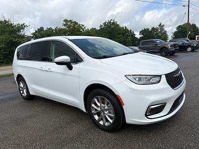 2023 Chrysler Pacifica AWD Minivan for sale #26POC2406 - photo 2