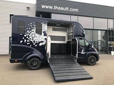 2024 Ram ProMaster 3500 FWD, THEAULT M-TYPE Premium Horse Van (Stock #RE147716) for sale #RE147716 - photo 2