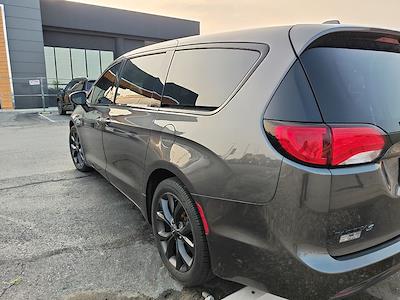 2018 Chrysler Pacifica FWD Minivan for sale #PF26214A - photo 2