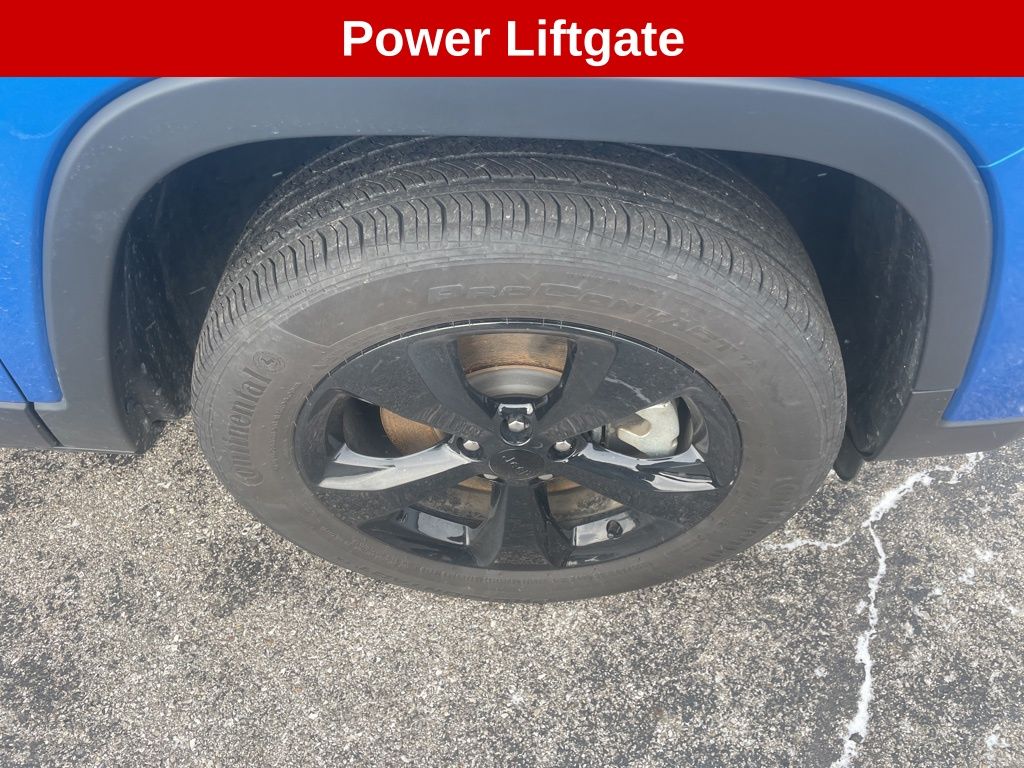 Used 2023 Jeep Cherokee - photo 16