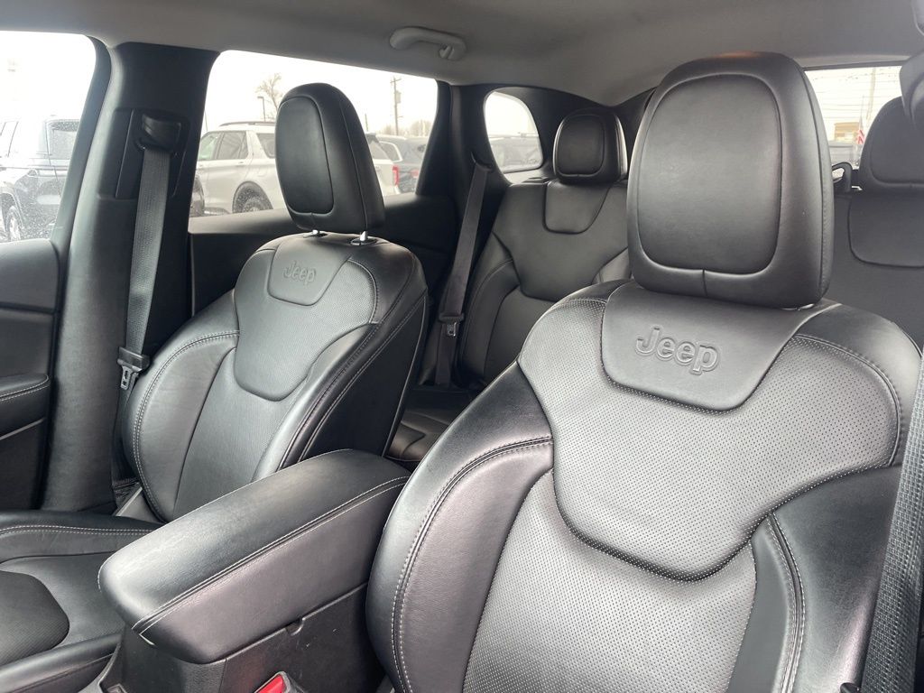 Used 2023 Jeep Cherokee - photo 21